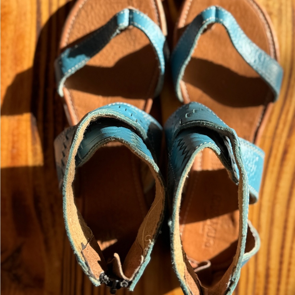 Chic Blue Raramuri Sandals - Picture 3 of 6